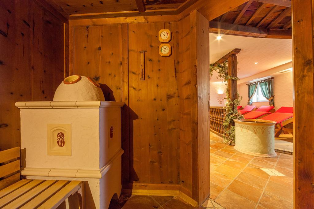 Hotel Tolderhof San Candido Exterior photo
