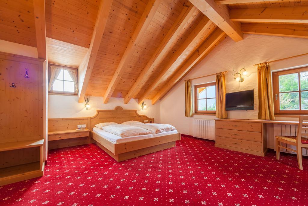 Hotel Tolderhof San Candido Exterior photo
