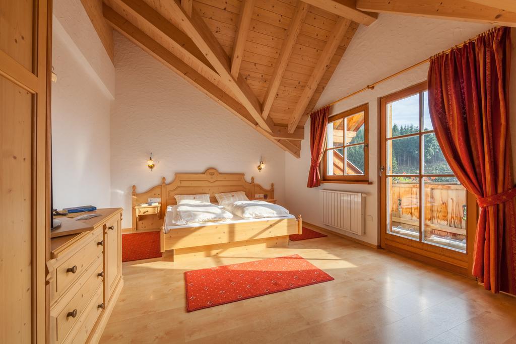 Hotel Tolderhof San Candido Exterior photo